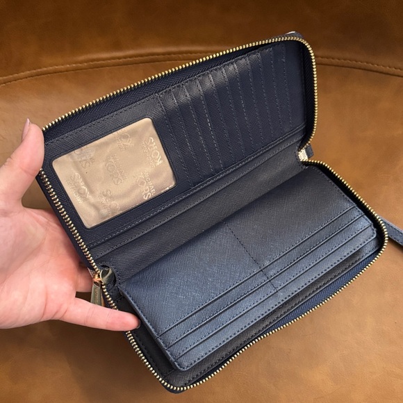 Michael Kors Monogram Wristlet Wallet in Cream and Navy - Picture 4 of 7